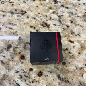 Shiseido Aura Dew multidimensional highlighter Face, Eyes, Lips Lunar 01